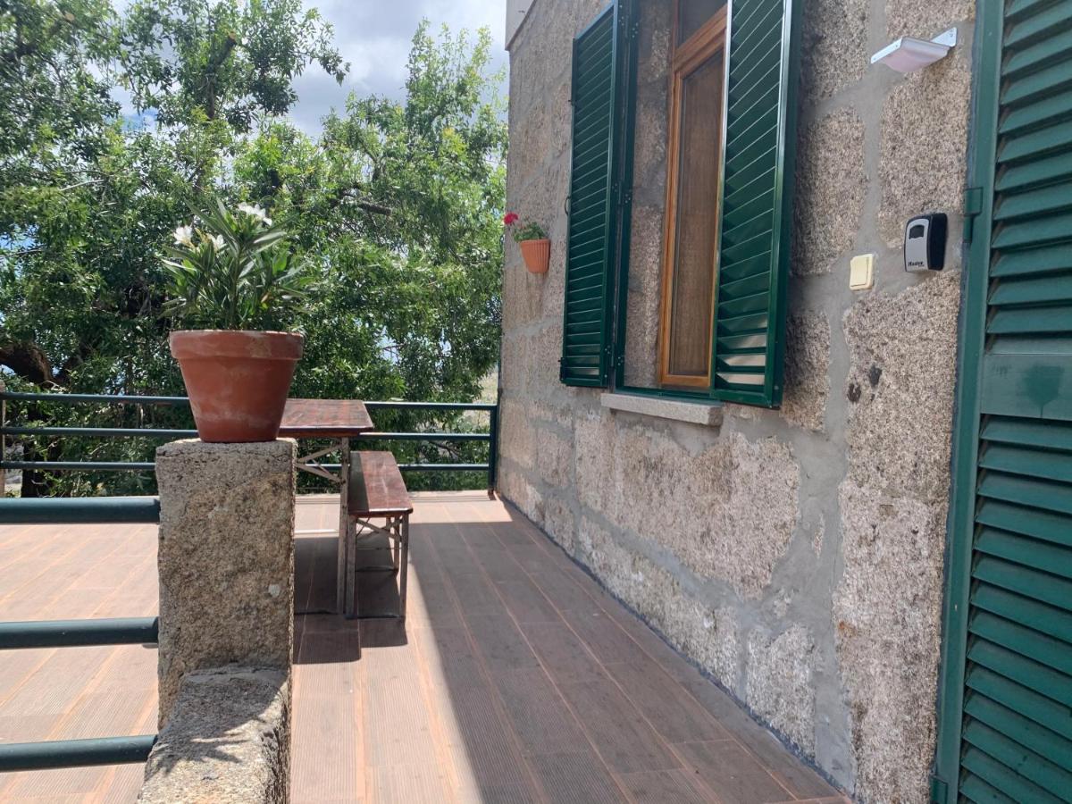 Patio Da Estrela - Chales Moura Penhas da Saúde מראה חיצוני תמונה